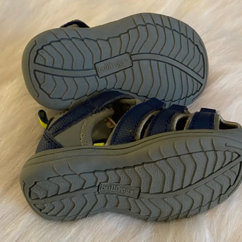 bullfrogs boys sandal’s